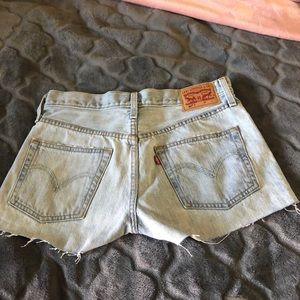 size 24 light wash levi 501 shorts
